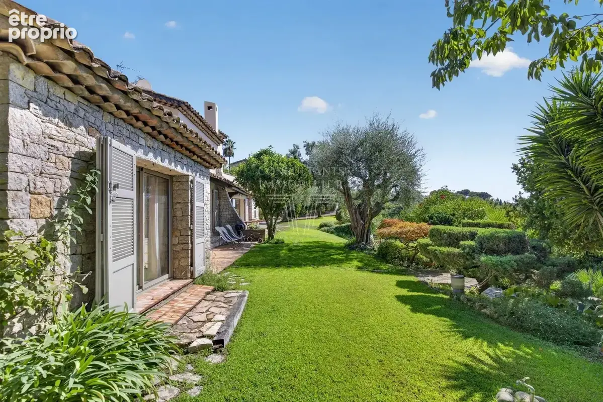 Mougins – Élégante propriété rénovée avec piscine au cœur d’un jardin paysager - photo 5