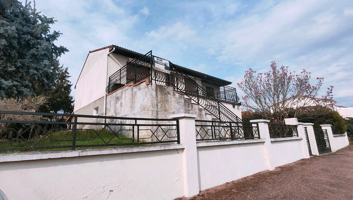 Maison à SAINT-GERMAIN-DES-FOSSES