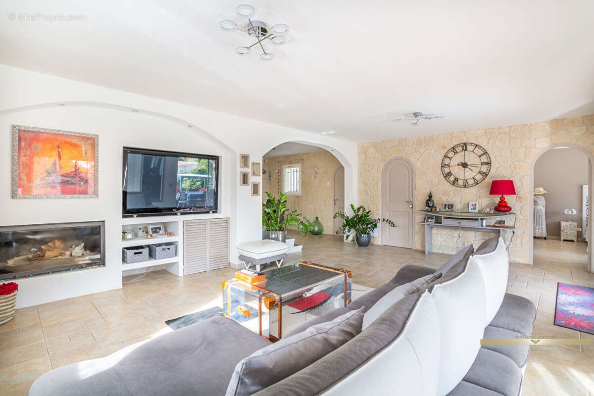 Maison à ENSUES-LA-REDONNE