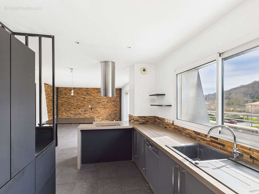 Appartement climatise !  t3. dernier etage terrasse 33m² . garage box. chateauvert 26000 valence - photo 4