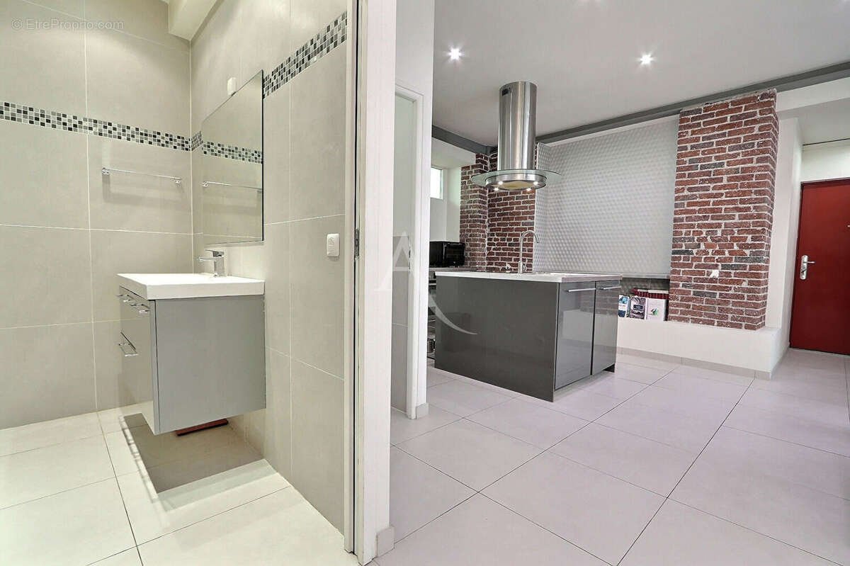 Appartement à AUBERVILLIERS