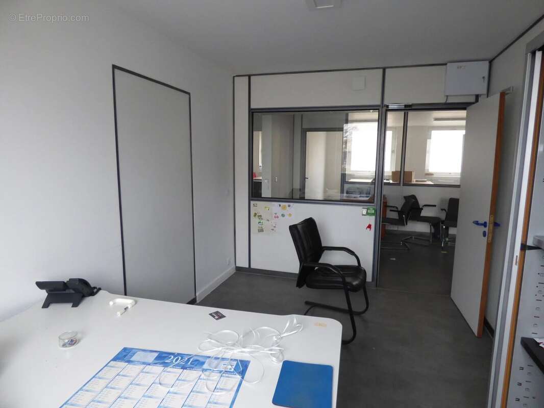 Commerce à COURCOURONNES