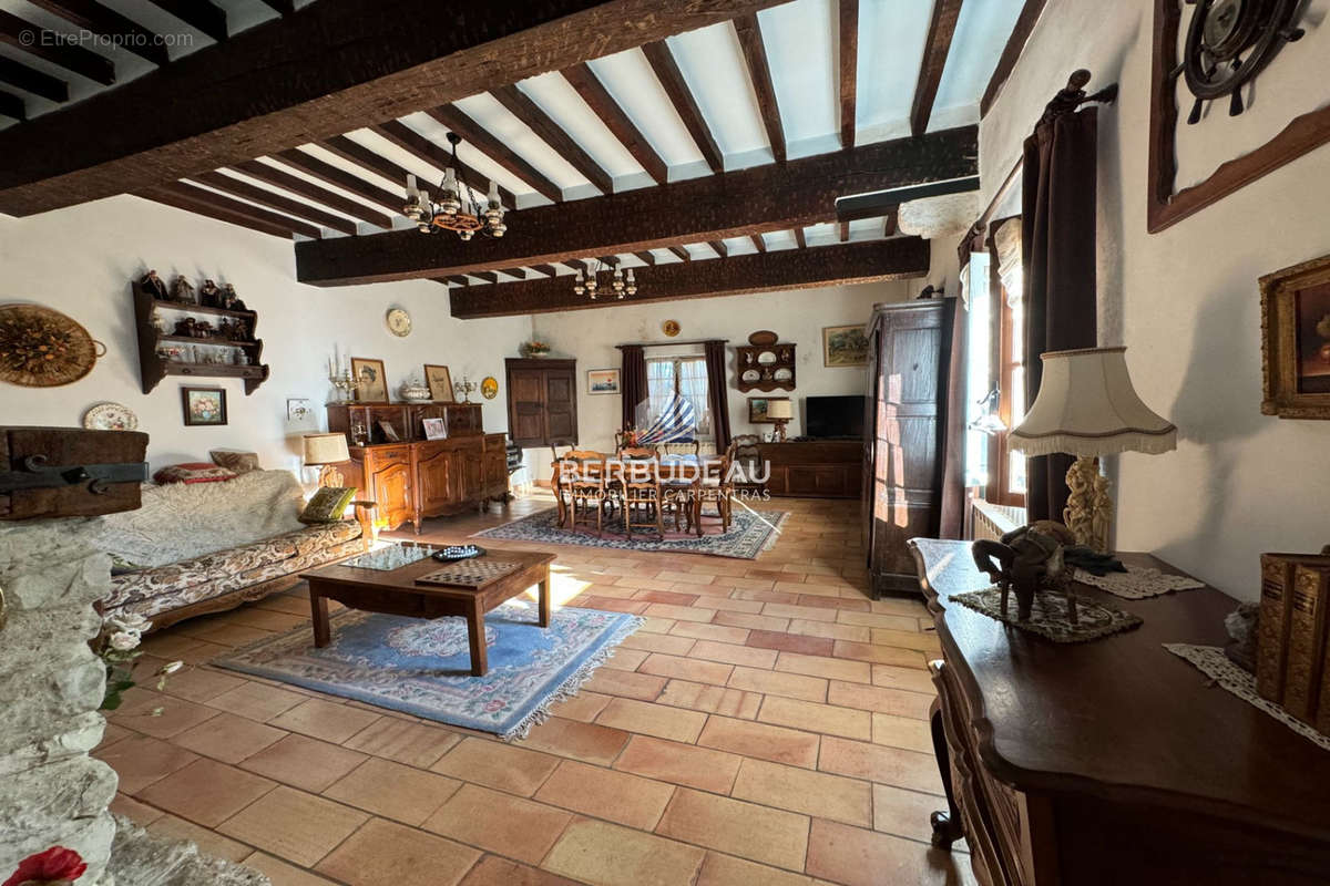 Maison à SAINT-TRINIT