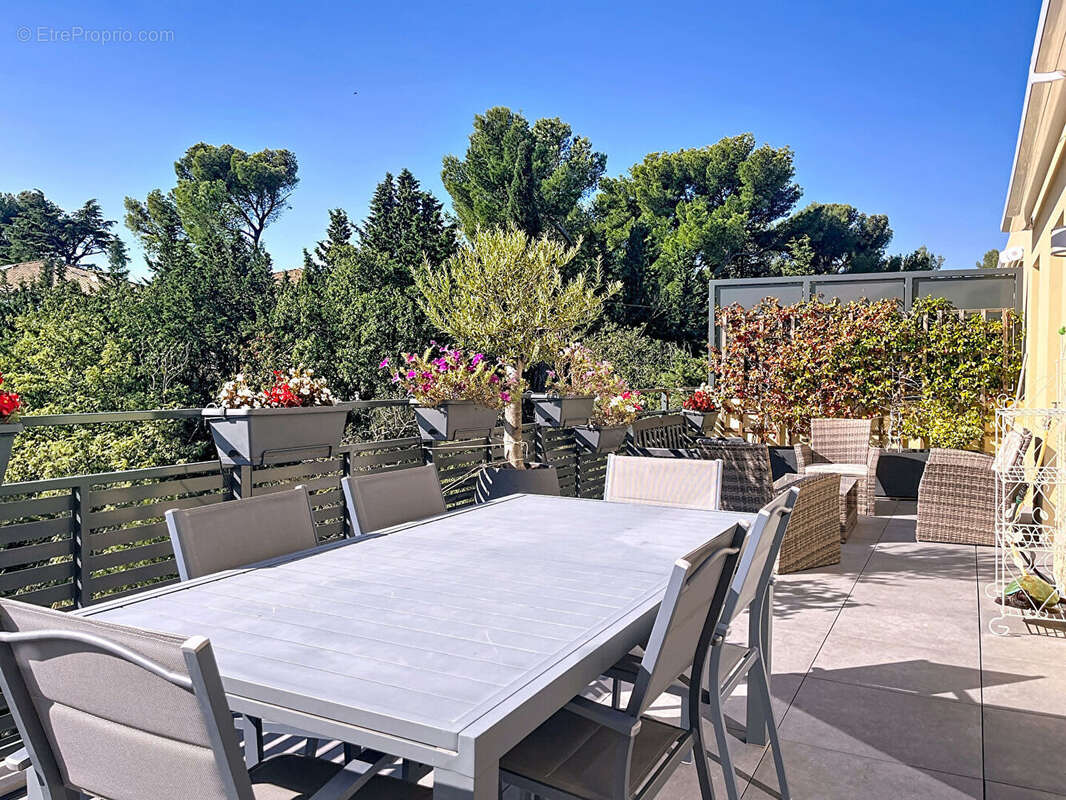 Appartement à VILLENEUVE-LES-AVIGNON