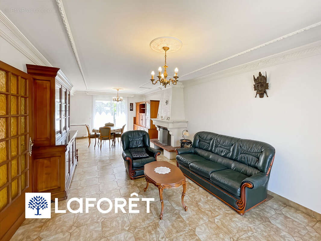 Maison traditionnelle sur sous-sol total de 6 pièces à vendre à Sainte Geneviève des Bois - Réf 13319 - photo 6