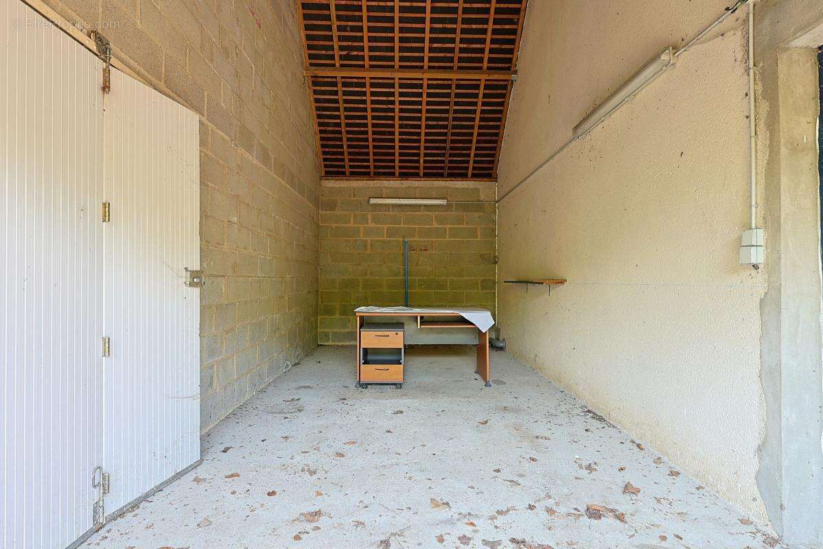 Maison - 107 m² - Isigny-le-Buat (50) - photo 8