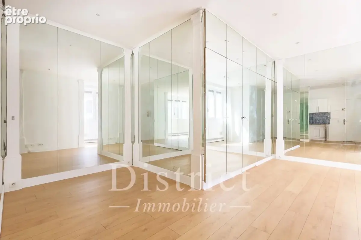 Triangle d'Or / Av Montaigne. Appartement de 28m² plein sud! - photo 3
