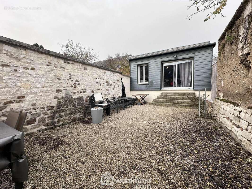 Une cour agréable sans vis-à-vis ! - Maison à CRECY-SUR-SERRE