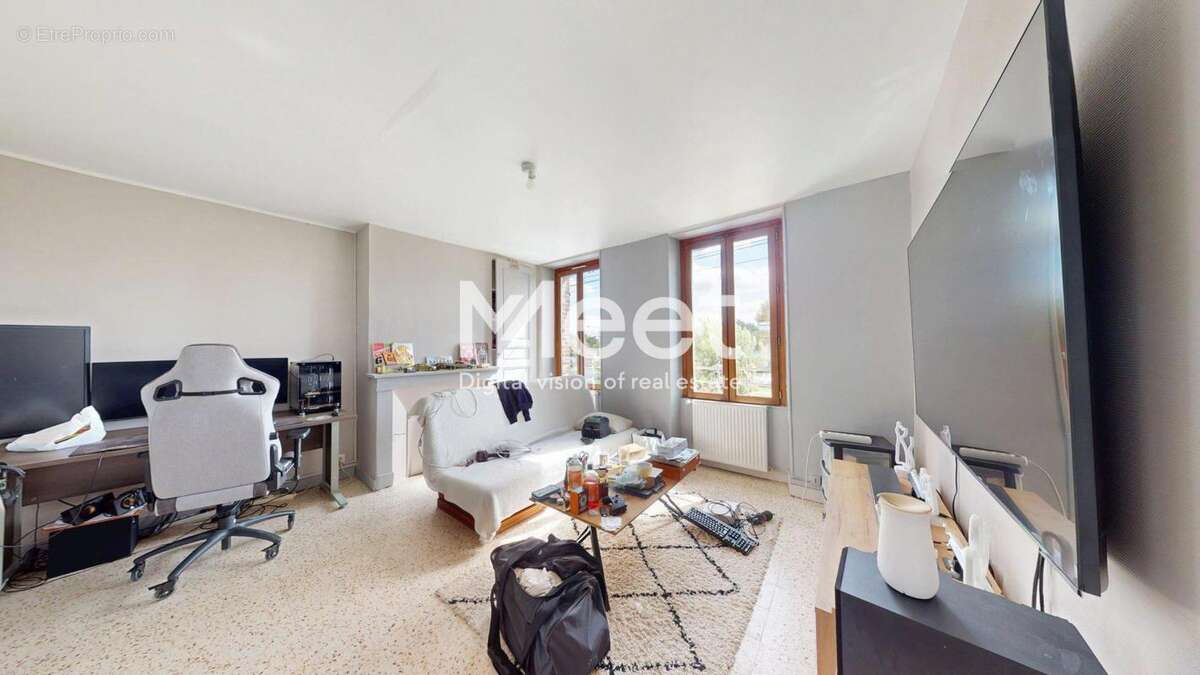 Appartement à BRIENON-SUR-ARMANCON