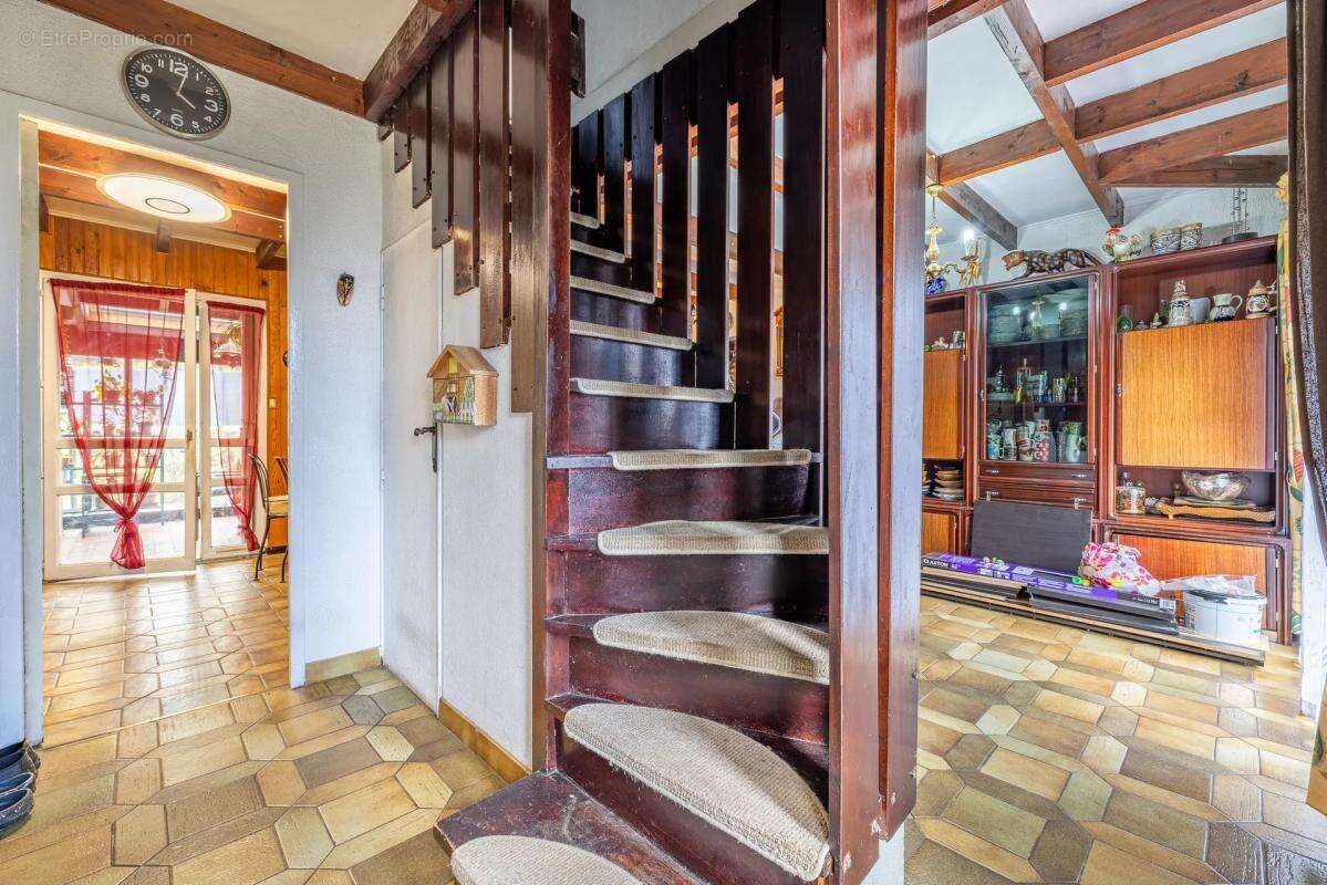 Maison à SAVIGNY-LE-TEMPLE