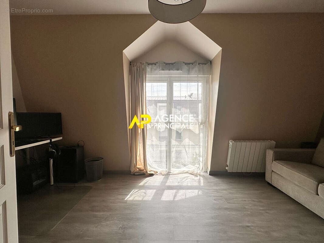 Appartement à SARTROUVILLE