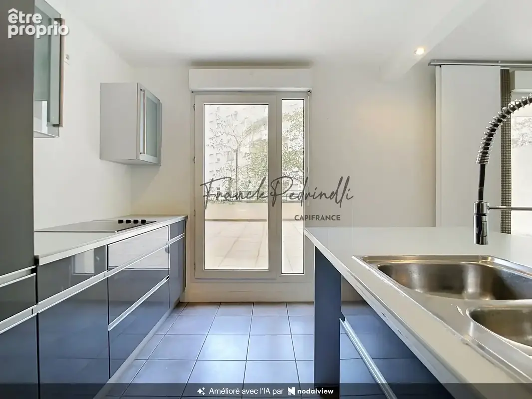 Beau T3 72 m²  VILLEURBANNE (69) CHARPENNES – Place Charles Hernu avec terrasse 75 m² - photo 7
