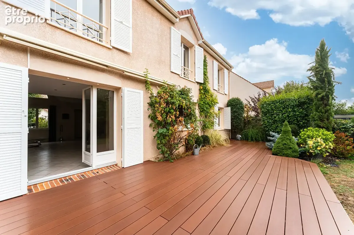 Maison de  8 pieces sur parcelle de 591 m2 - photo 2