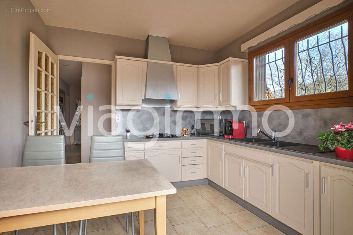 Maison à CRANVES-SALES