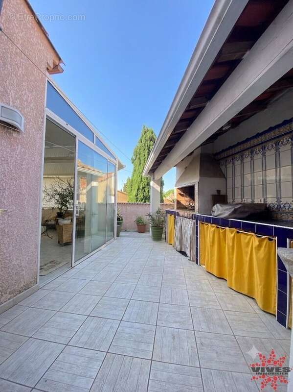 Villa de plain-pied 231 m² - 4/5 chambres avec logement indépendant  Piscine  Terrain 500 m2 - Poilhes - photo 18