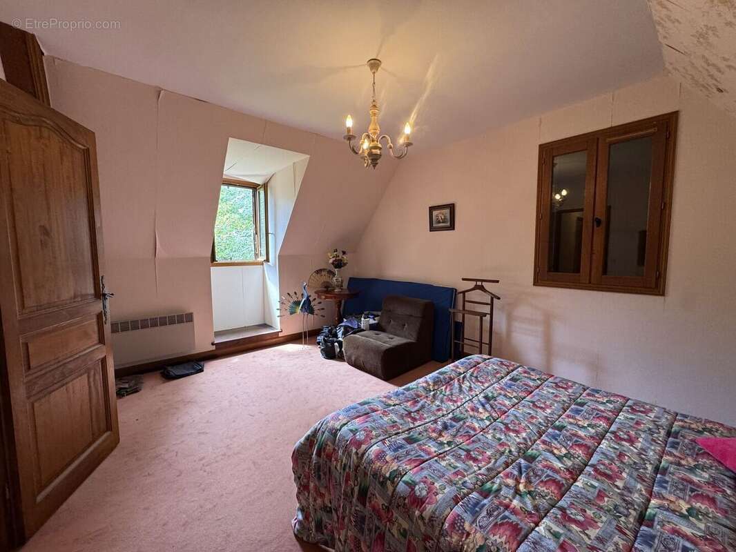 Maison indépendante au calme avec terrain boisé proche commerces - photo 13