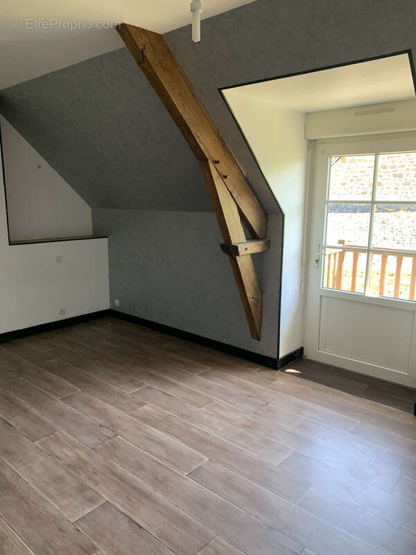 Maison à AMBRIERES-LES-VALLEES