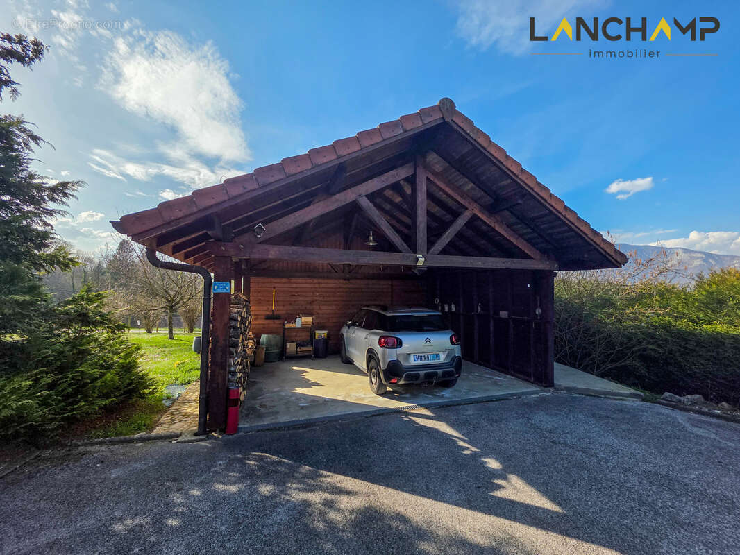 Maison à CLARAFOND-ARCINE