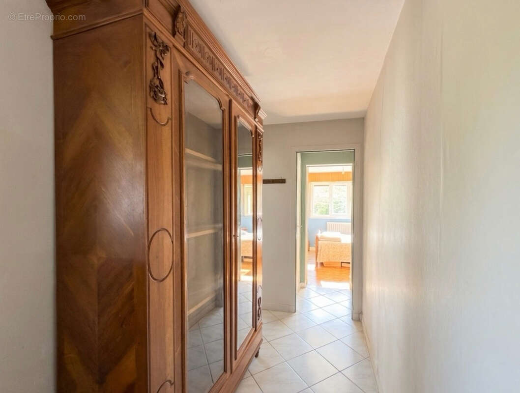 Appartement à SAINT-JEAN-DE-LA-RUELLE