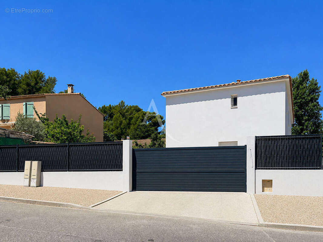 Maison Aubagne - 4 pièces - 95 m2 - photo 5