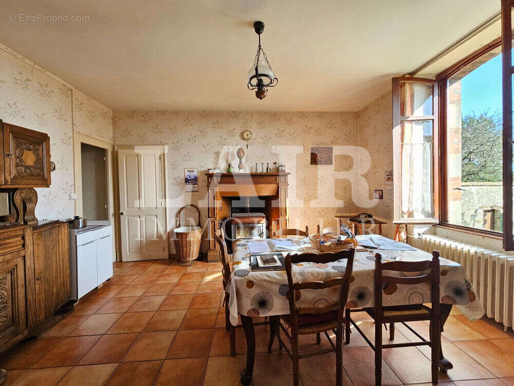 A vendre grande maison familiale à La Ferriere Bochard - P15360 - photo 2