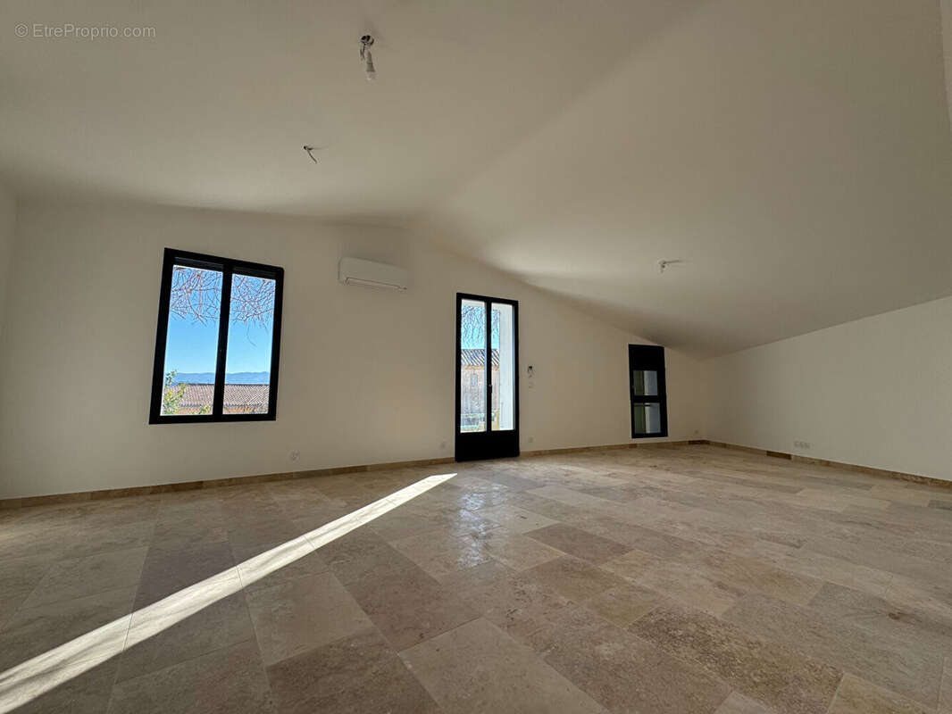 Appartement à SAINT-SATURNIN-LES-APT