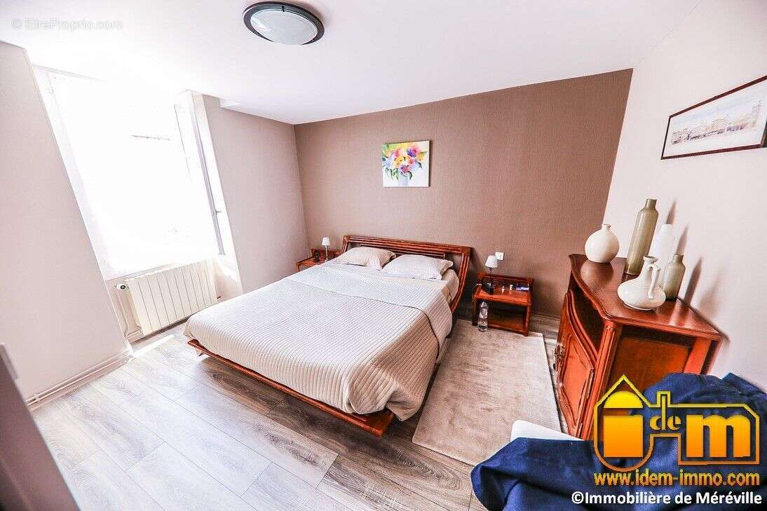 Maison à MEREVILLE