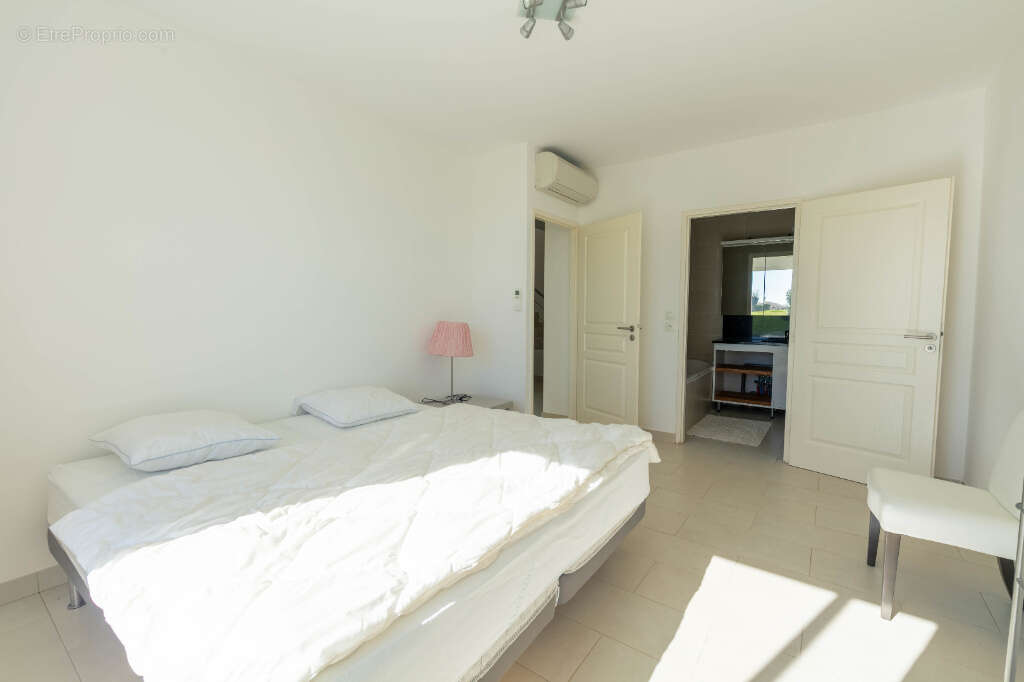 Appartement à LA LONDE-LES-MAURES