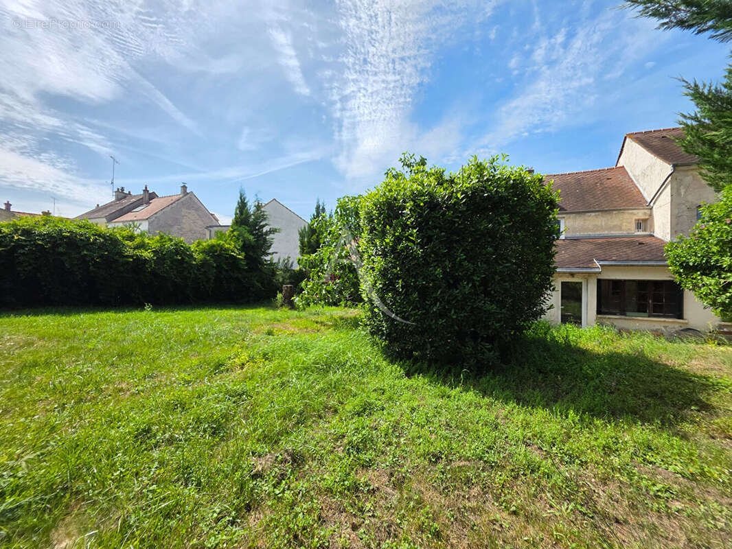 Maison à GERMIGNY-L'EVEQUE