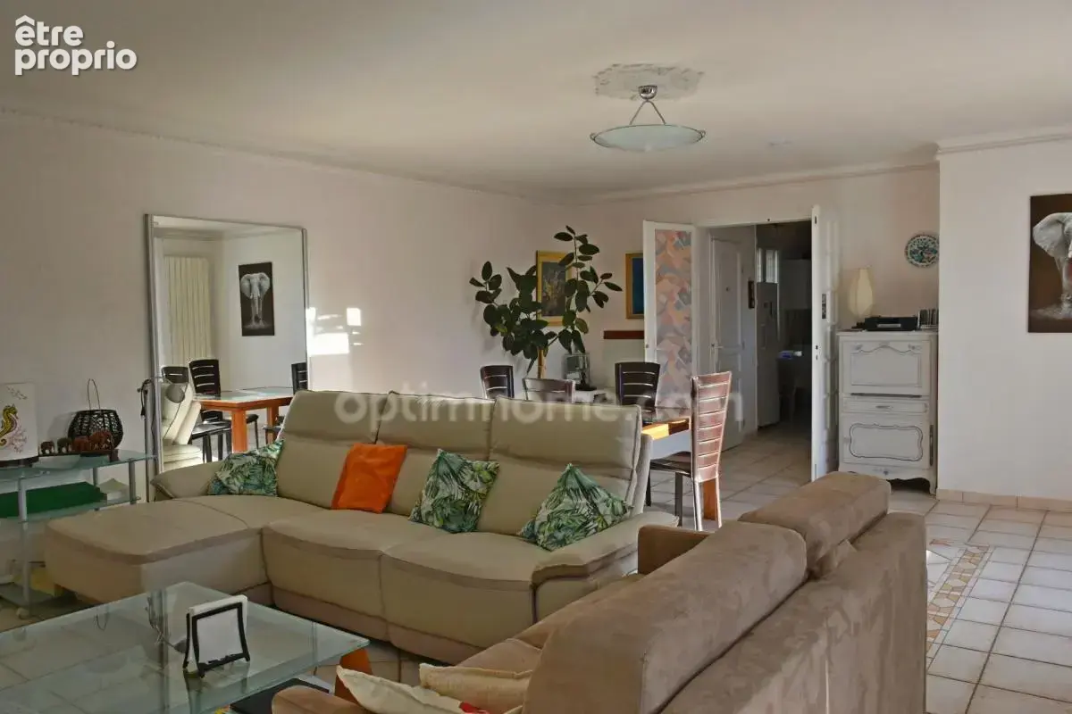 Maison familiale de plain-pied avec grande piscine intérieure, aux portes de la Gacilly - photo 5