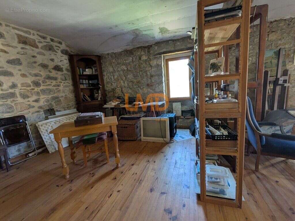 Maison à SAINT-ALBAN-AURIOLLES