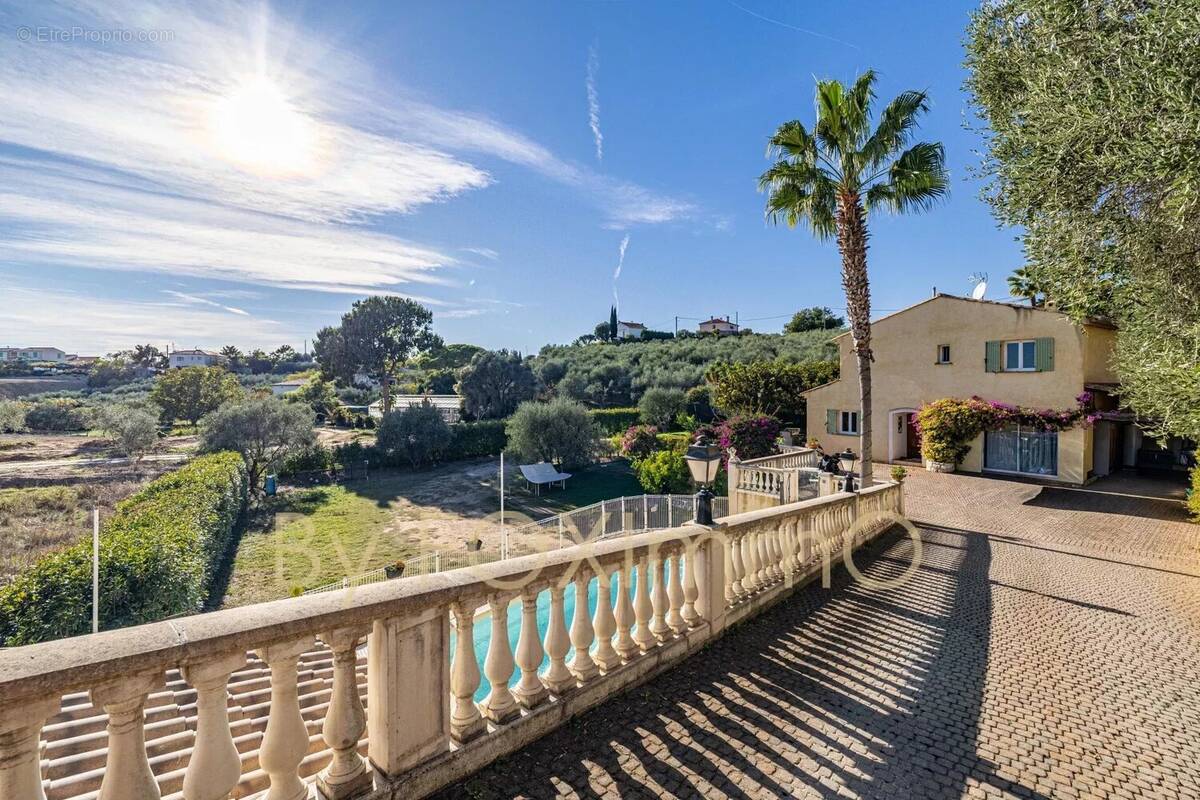 Maison à CAGNES-SUR-MER