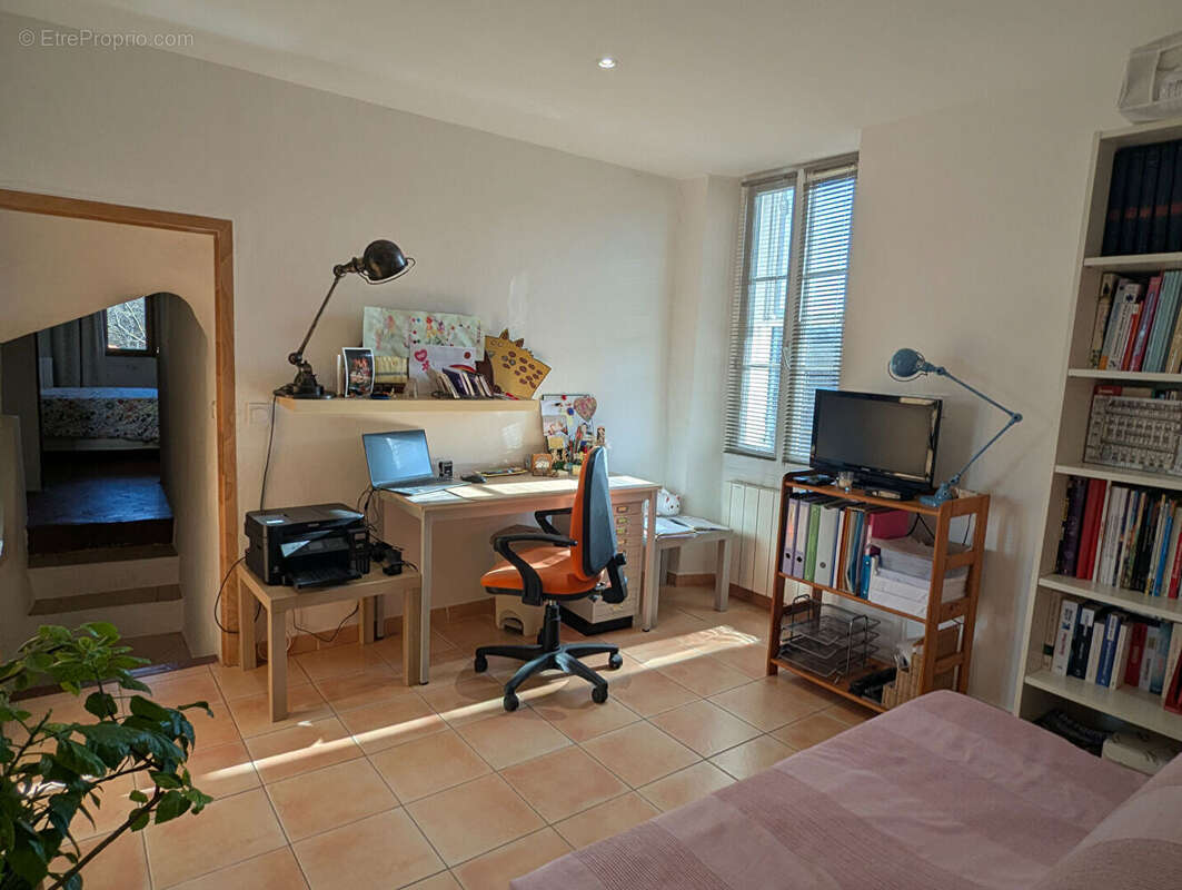 SALERNES propriété de 2 maisons, dépendances, piscine, terrain 8.444 m² - photo 10