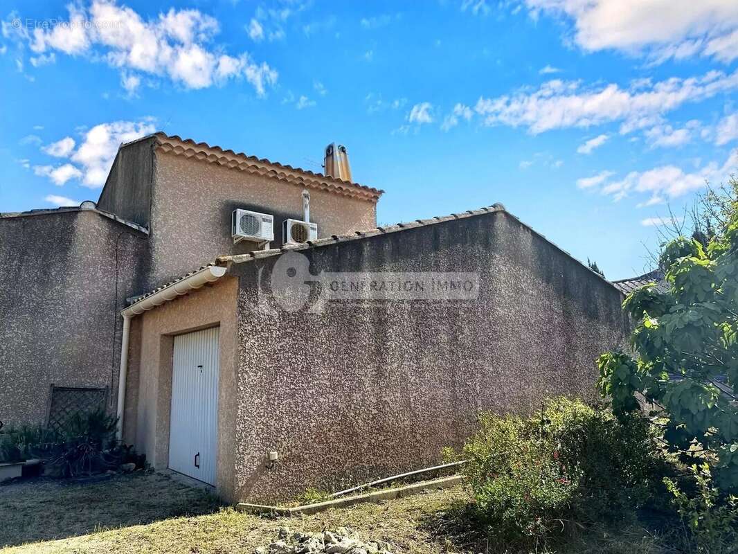 Maison à FONTVIEILLE