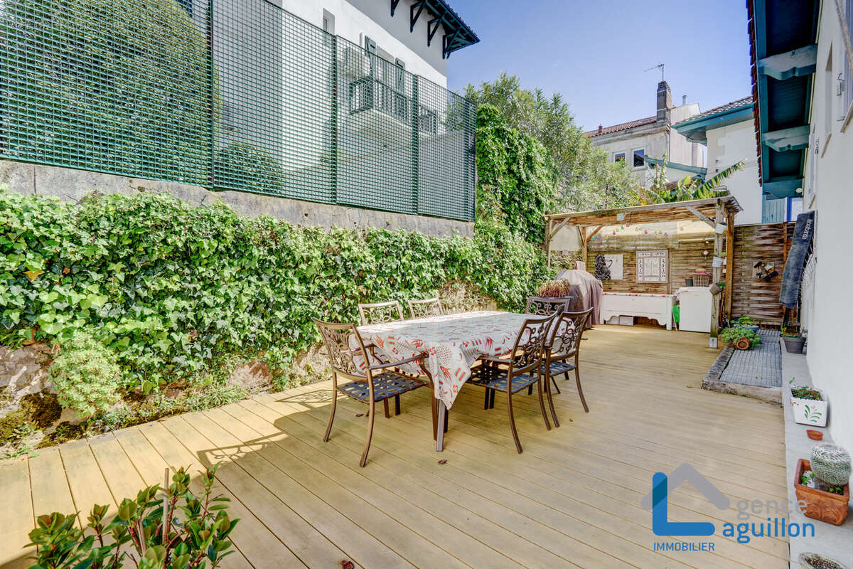 Maison mitoyenne coeur de ville avec 2 grandes terrasses - photo 18