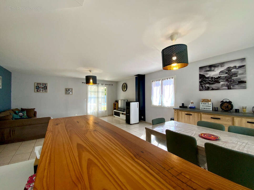 Maison à JARNAC-CHAMPAGNE