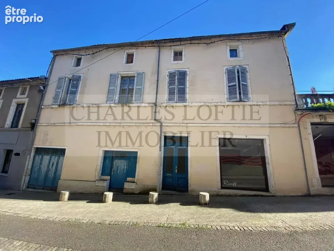 Ancienne maison bourgeoise en pierre de caractere entierement restauree en 3 appartements independants - photo 11