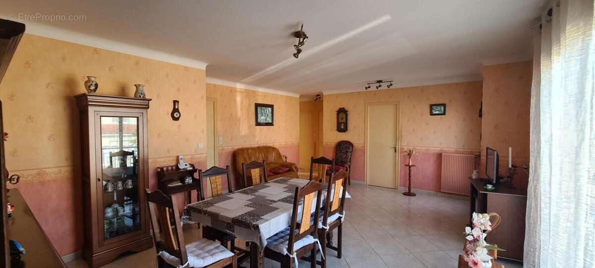 Maison "Nantaise" Mouzillon 4 P . 3 Chs . 78.05 M² . T 672 M² . Sous sol - photo 2