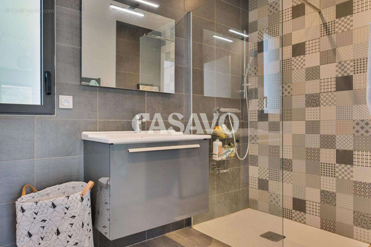 Maison à LE THOLONET