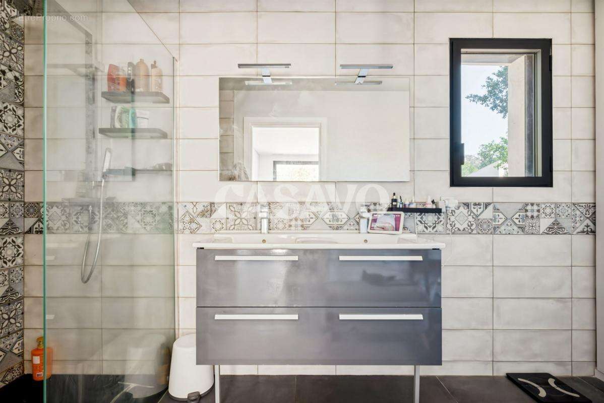 Maison à LE THOLONET