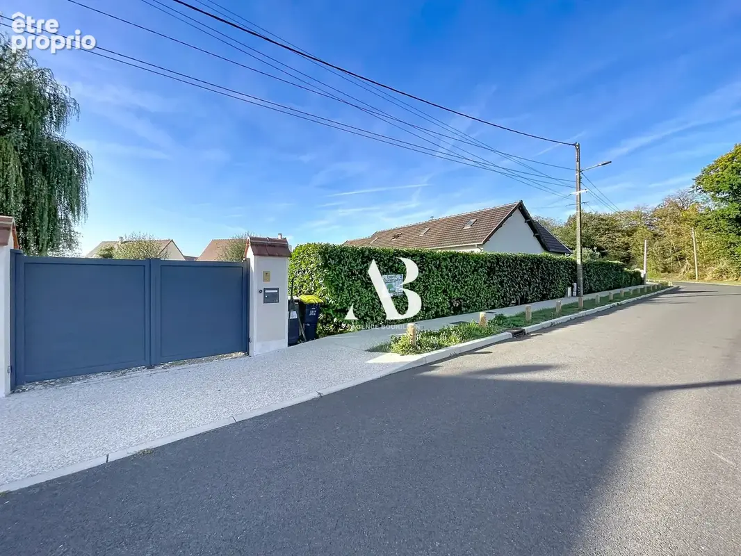 maison familiale 8 pièces 189,7 m2 sur un terrain avec piscine de 1540 m2 - photo 3