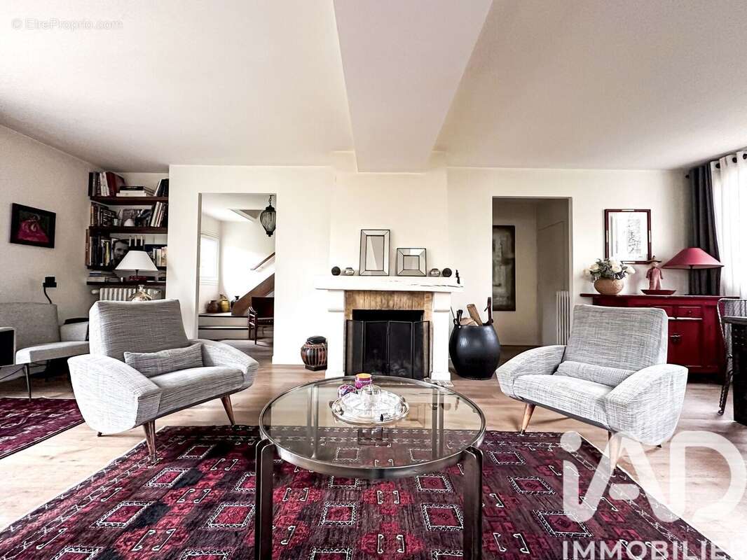 Photo 3 - Maison à LA CELLE-SAINT-CLOUD