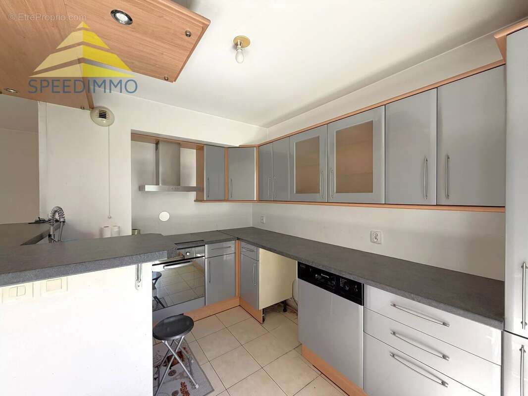 Appartement à COMBS-LA-VILLE