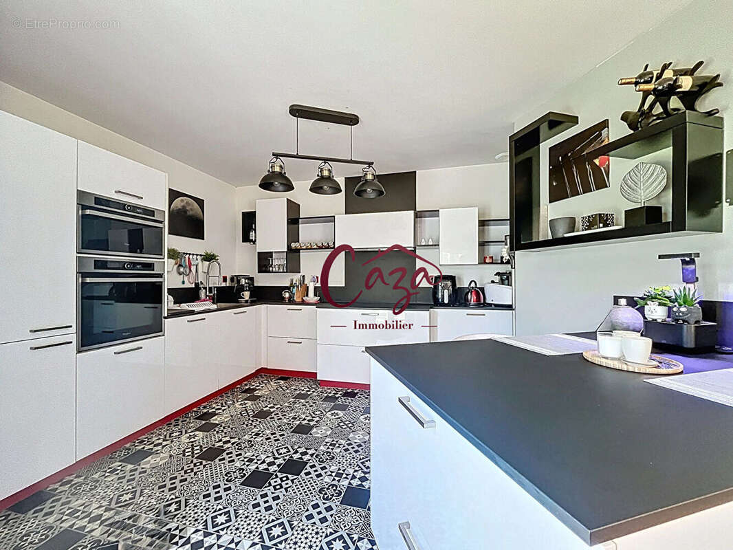 Maison à CAMBLANES-ET-MEYNAC