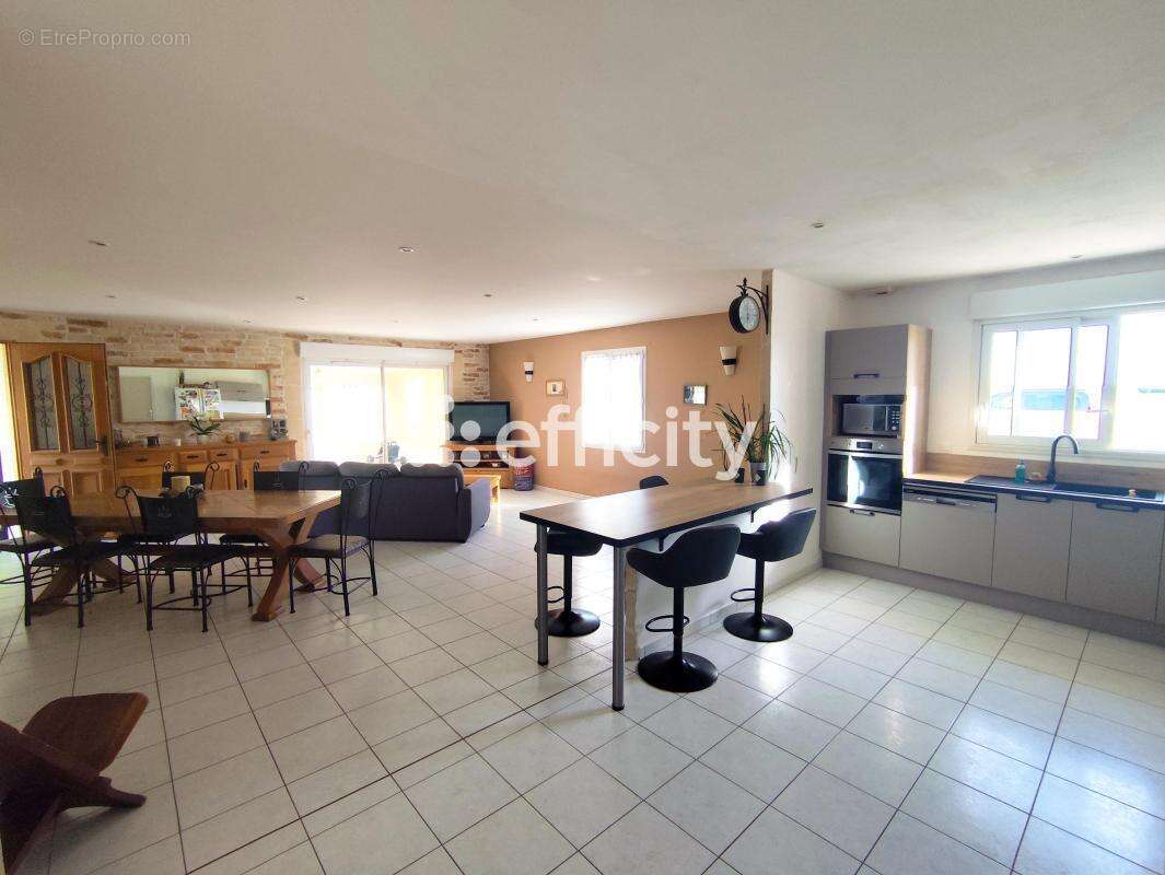 Maison 133 m² à Perignac  - photo 7
