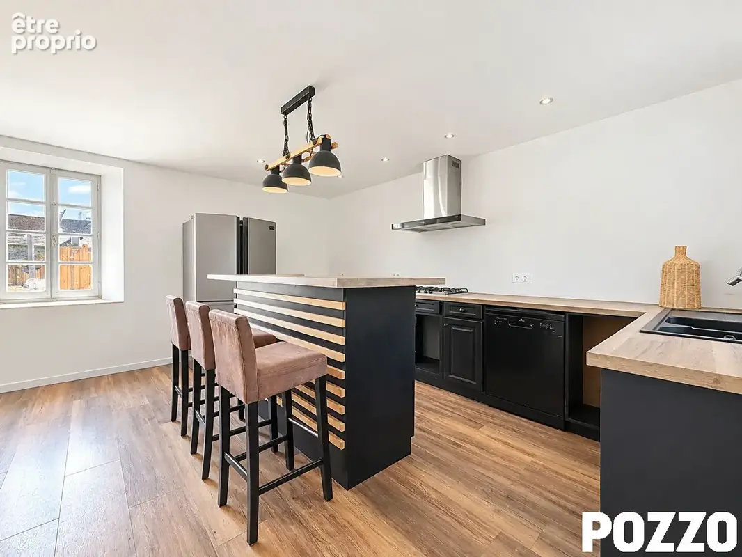 Maison entièrement rénovée avec du terrain et des dépendances proche Bréhal (50290) - photo 5