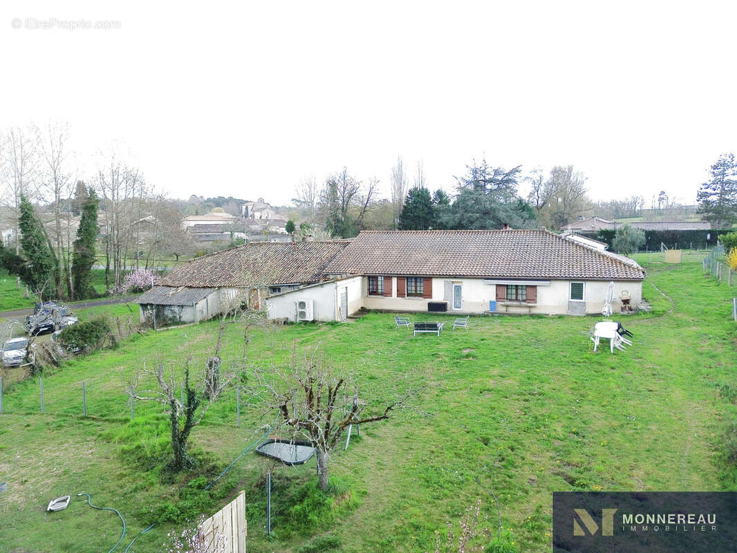 Maison à BAIGNES-SAINTE-RADEGONDE
