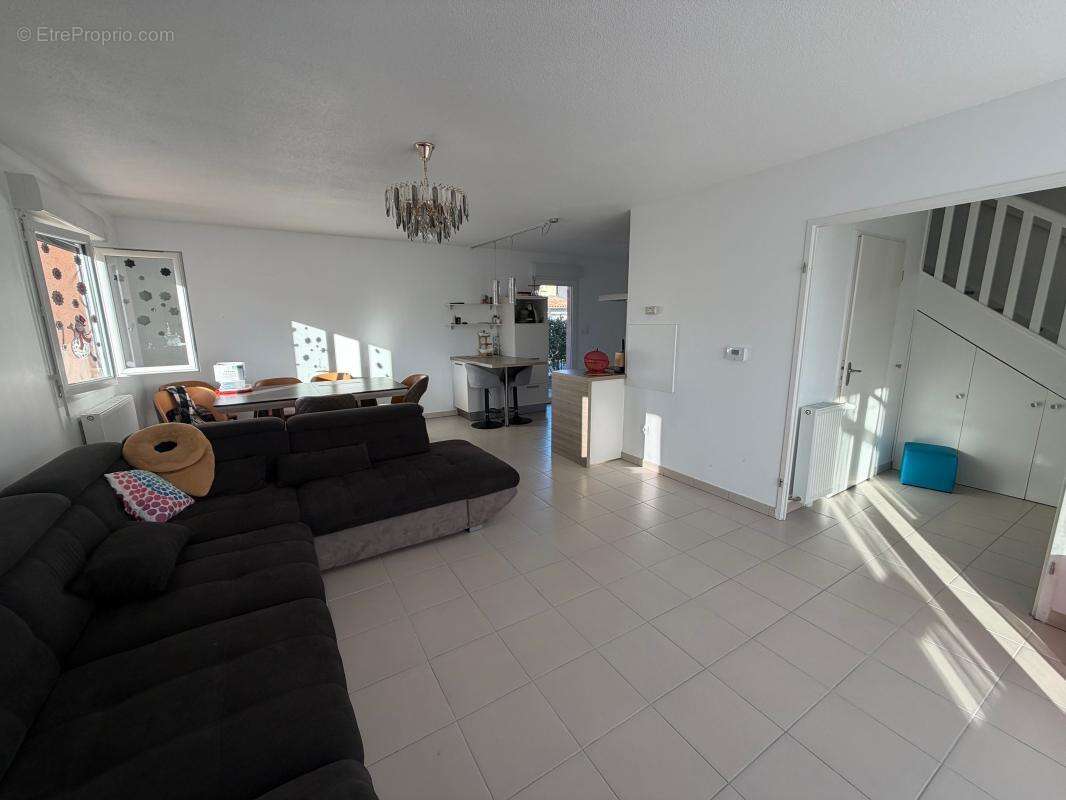 Maison à LA SALVETAT-SAINT-GILLES