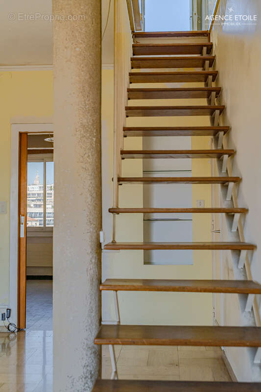 Appartement à MARSEILLE-8E