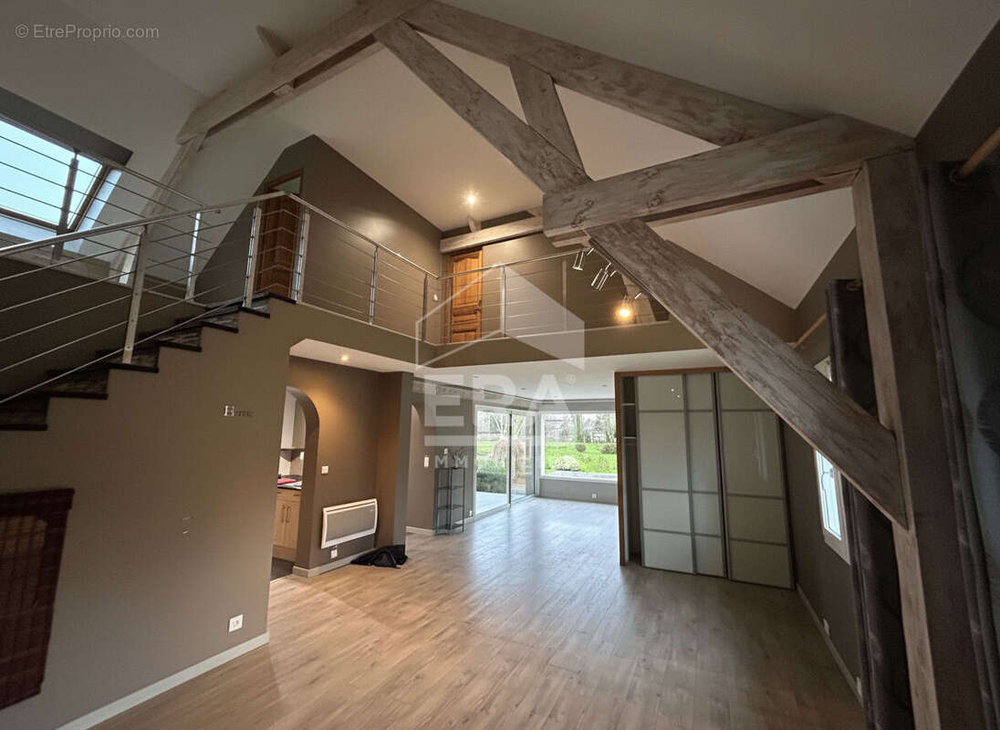 Maison à ESTREELLES